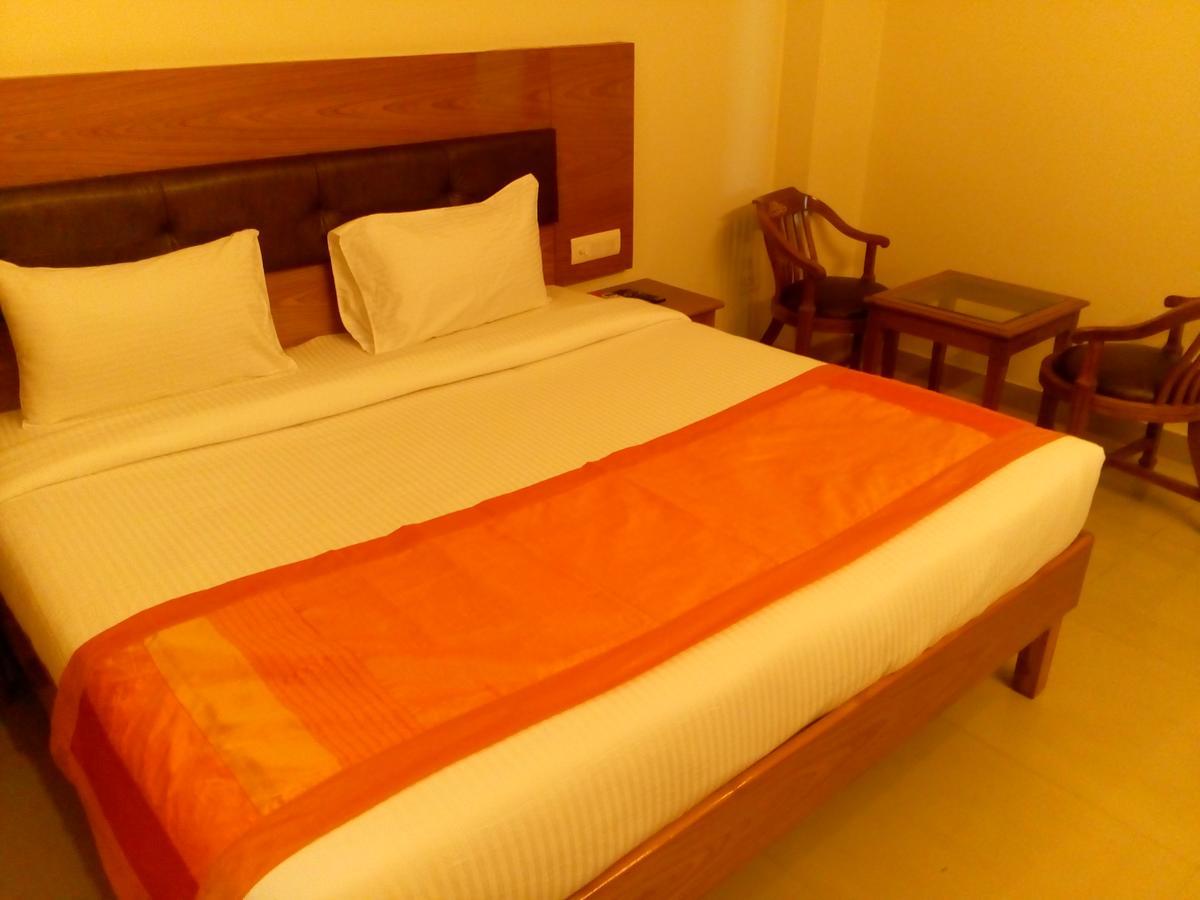 Red Carpet Hotels Noida Dış mekan fotoğraf