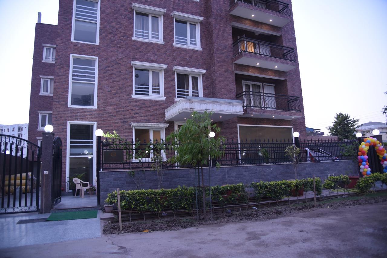 Red Carpet Hotels Noida Dış mekan fotoğraf