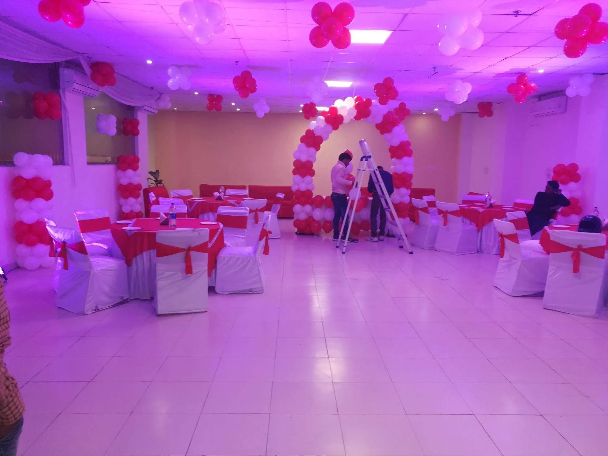 Red Carpet Hotels Noida Dış mekan fotoğraf